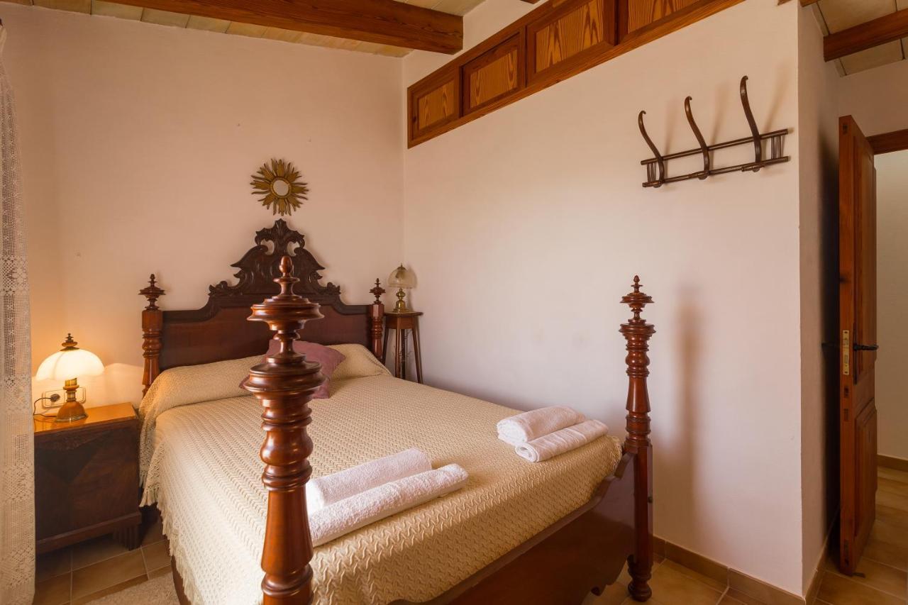 Es Pujols Vila Campanet Exterior foto